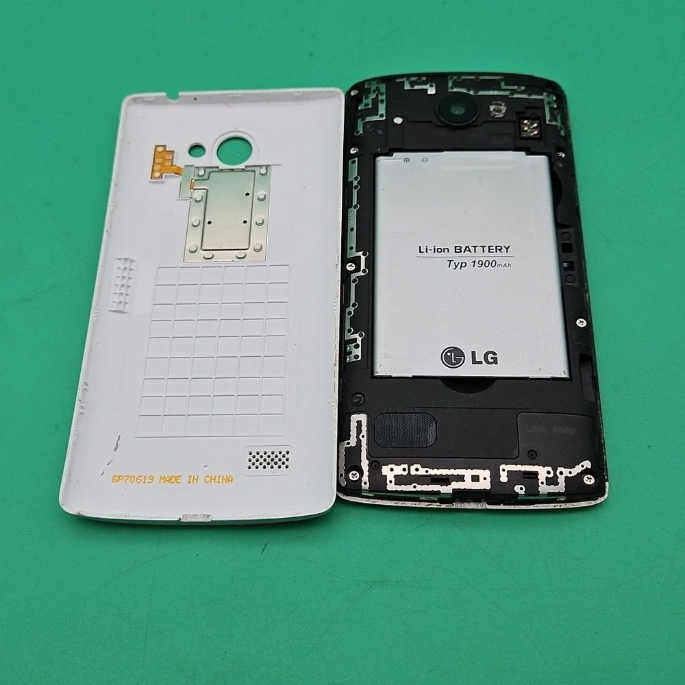 LG H343 Android‎ Cell Phone (For Parts) Cricket With Battery White
